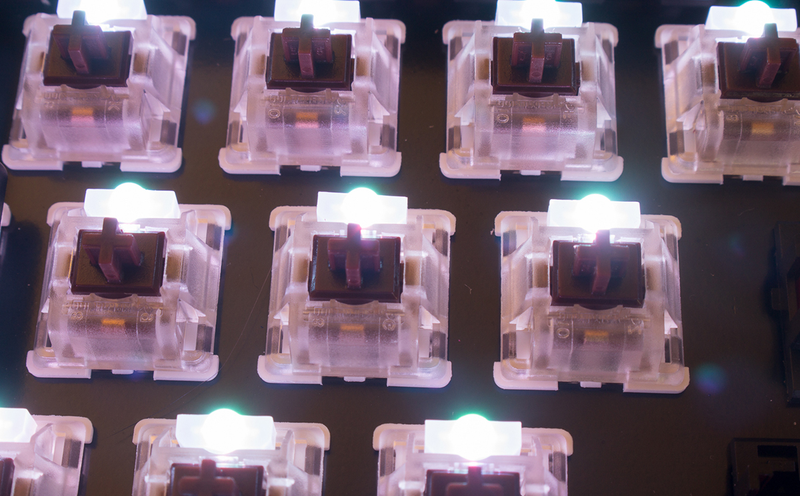 Switches de un teclado retroiluminado. Foto: Keychatter